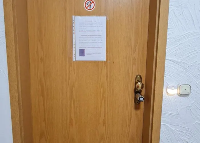 Гостевой дом Gaestehaus Monteurzimmer #7 Eigenes Bad Parkplatz Юлих